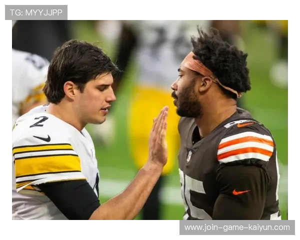 赛后两人相拥化干戈为玉帛 赛后两人相拥化干戈为玉帛