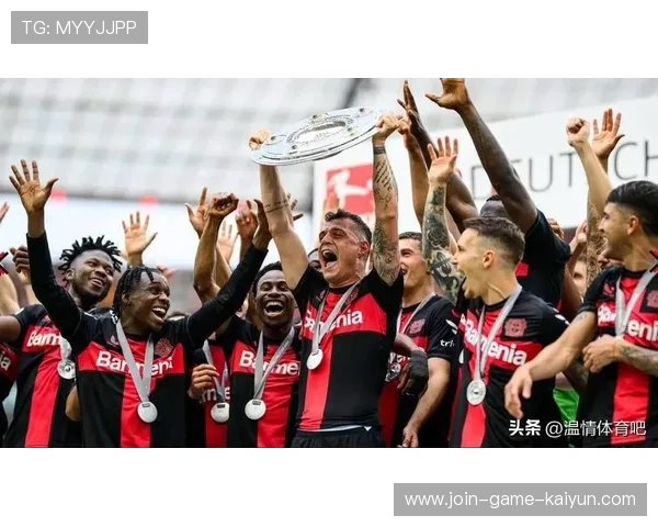 拜仁续签关键后防主力