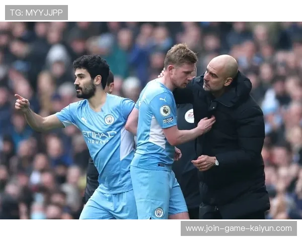 曼城反击中哈兰德门前一铲定乾坤——速度与专注缔造的致胜瞬间