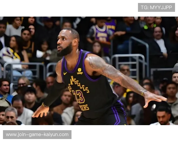 詹姆斯传球牵制,湖人发挥稳定