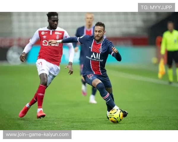 里尔通过二次起脚制造险情，展现战术深度与球员智慧