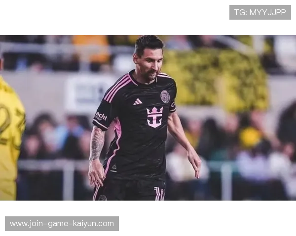 巴黎中路突破节奏变化,梅西一记世界波穿网 巴黎中路突破节奏变化,梅西一记世界波穿网